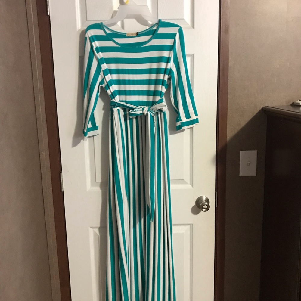 Maxi Nuggles Dress